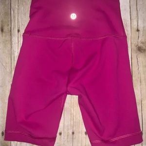 Lululemon wunder under size 0 Pink biker shorts ripened raspberry